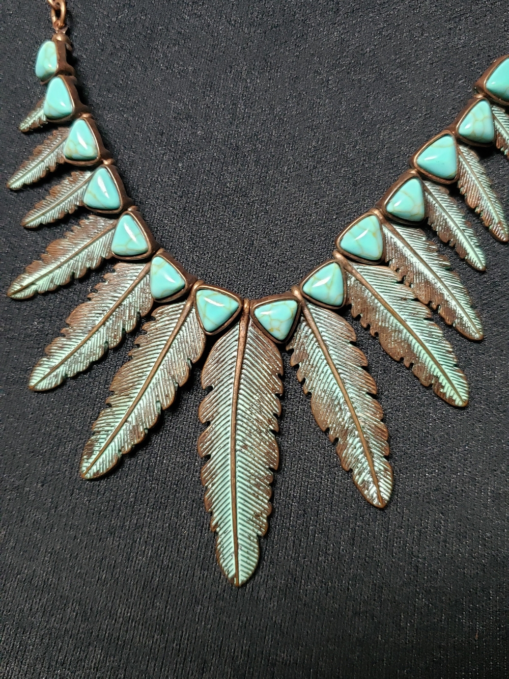 Beautiful matching turquoise Tone feather-motif jewelry set